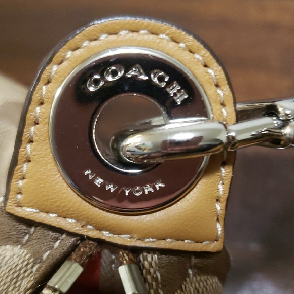 Awesome NWOT bag! - Picture 6 of 6